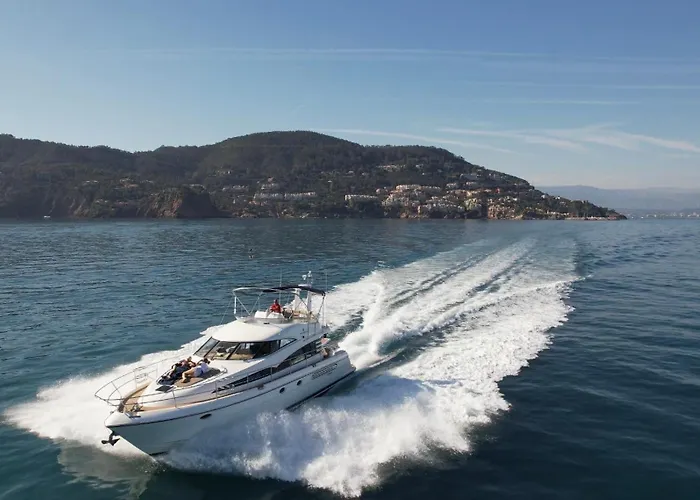 Superbe Yacht Dans Le Port De Úszó hotel