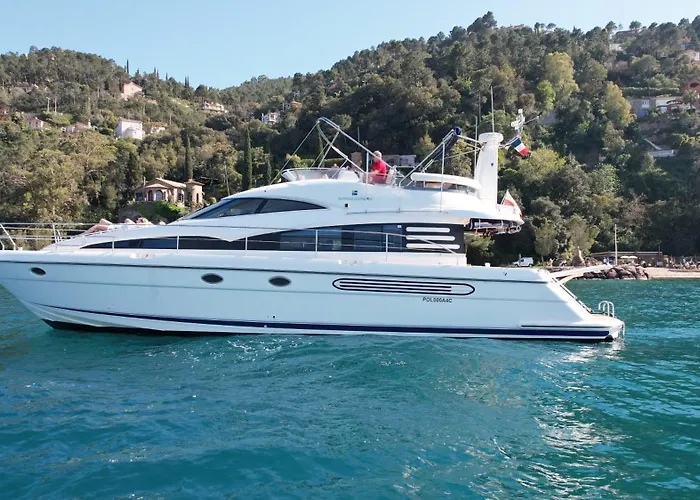 Superbe Yacht Dans Le Port De