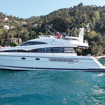 Superbe Yacht Dans Le Port De